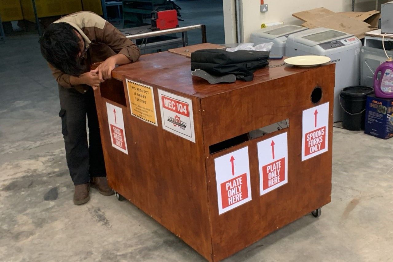 Inovasi Produk Troli Pengumpul 3-Dalam-1 Tarik Perhatian Warga UTHM Pagoh