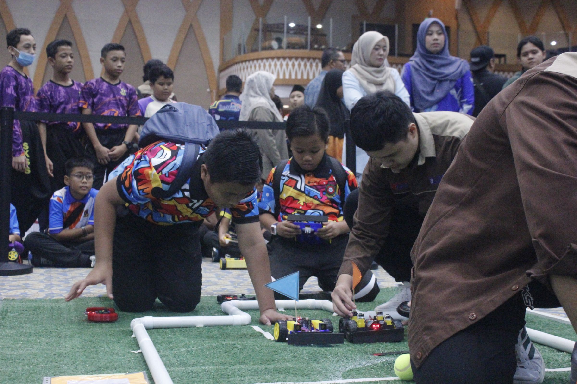 Projek SULAM CeDS 2025: Makerobot Challenge Menarik Minat Murid Sekolah Dalam Bidang STEM