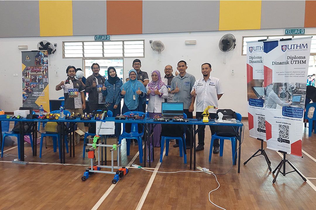 Pameran Robot dan Projek Mikropengawal Meriahkan Karnival STEM di SMK Bukit Batu