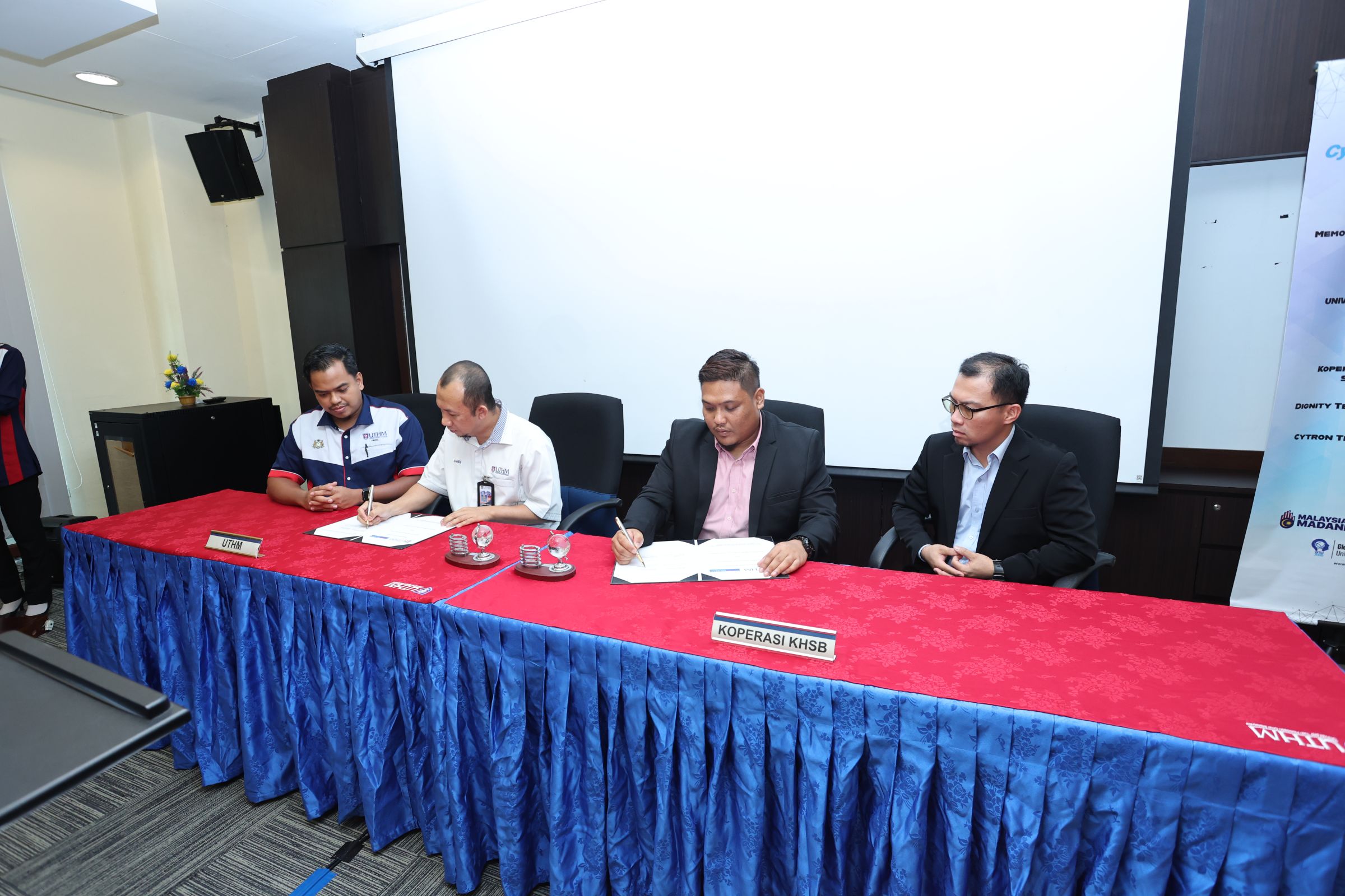UTHM Jalin Kerjasama Strategik Bersama Industri Melalui MoU dan MoA