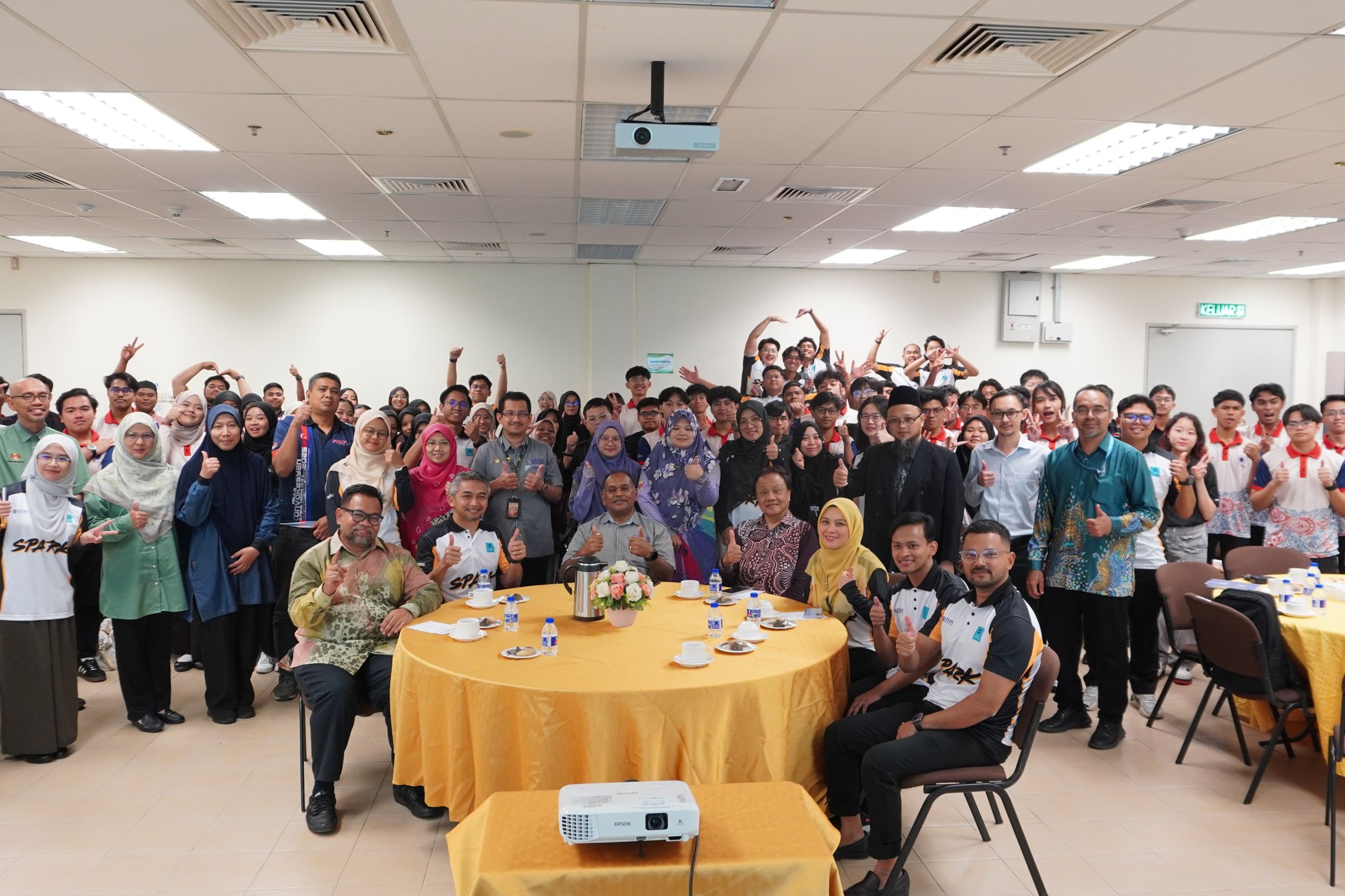 IET On Campus UTHM Perkasa Pelajar Diploma Melalui Program KTP