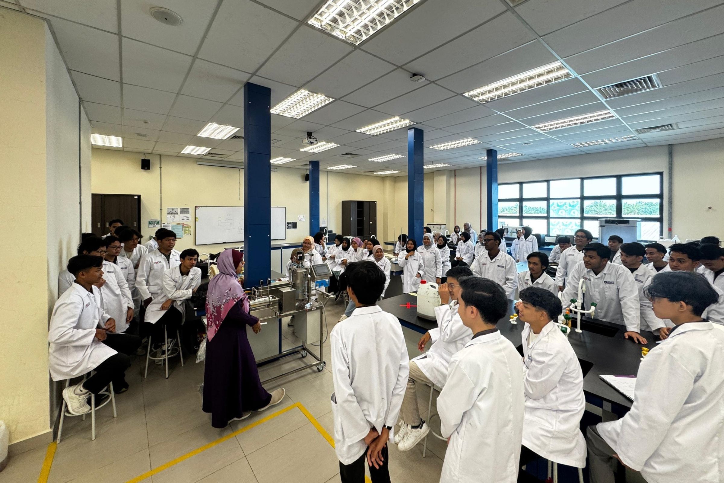 Latihan Teknikal Memperkasakan Pengendalian Membrane Photocatalytic Reactor di UTHM