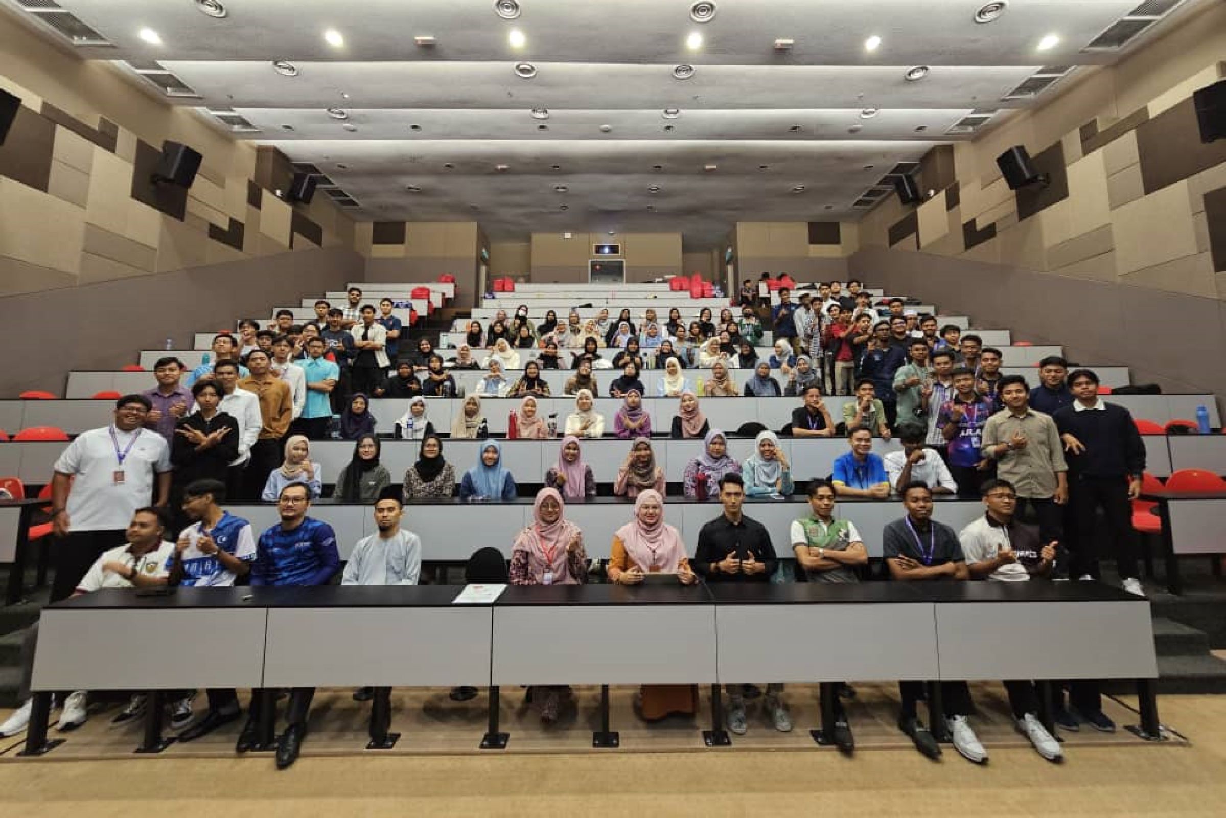 Bual Bicara Bersama Staf JSM Beri Pendedahan Awal kepada Pelajar Baharu DAK dan DAU