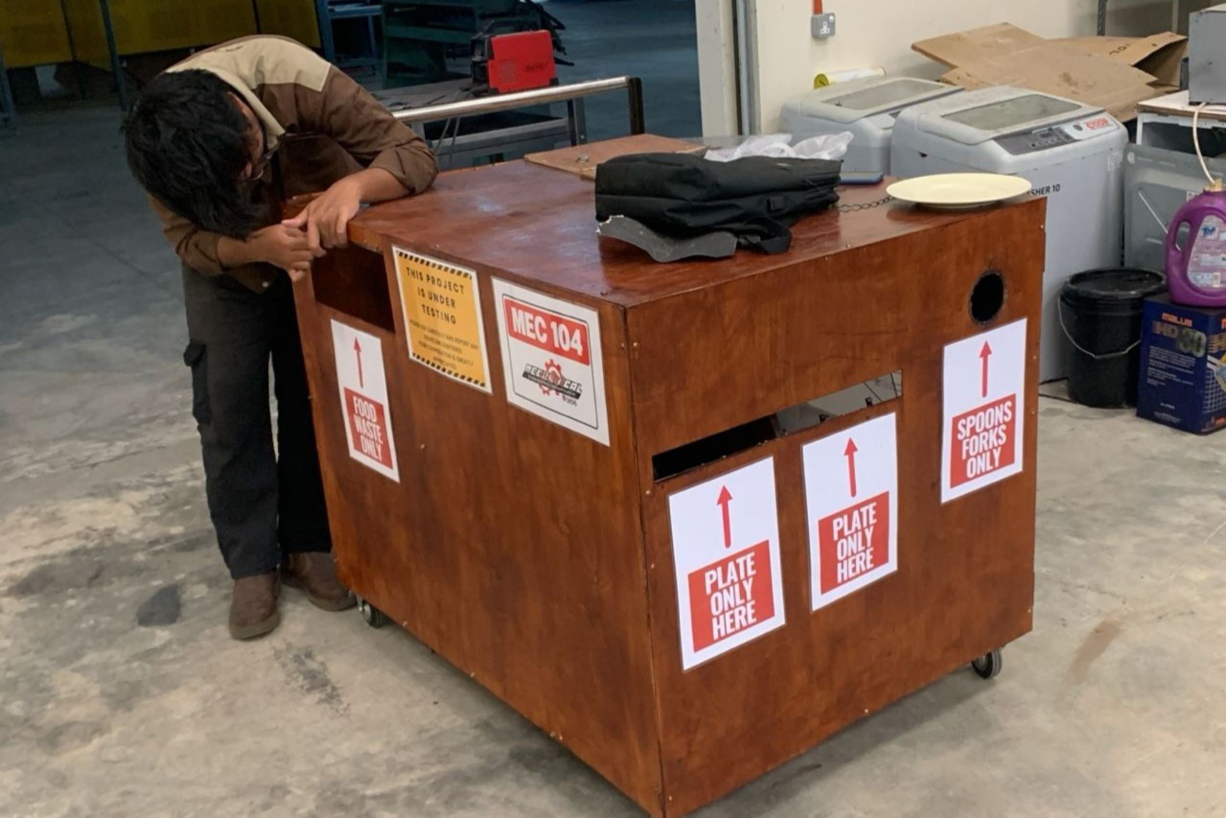 Inovasi Produk Troli Pengumpul 3-Dalam-1 Tarik Perhatian Warga UTHM Pagoh